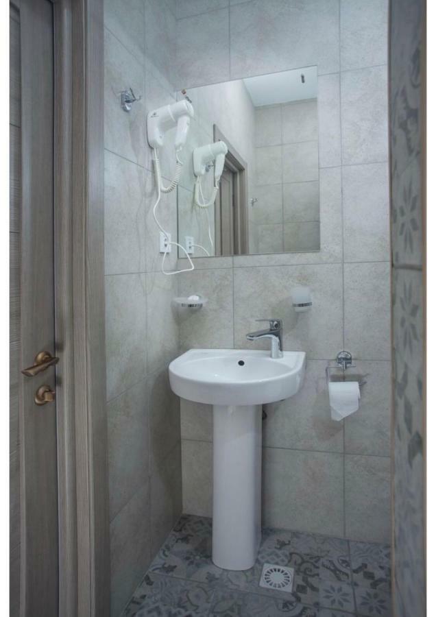 Fanfan Hotell Odessa Exteriör bild