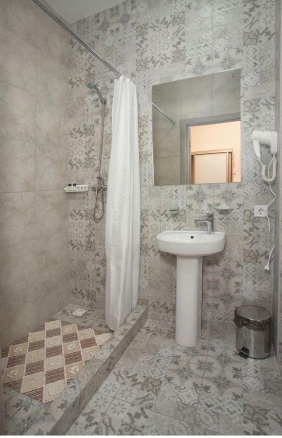 Fanfan Hotell Odessa Exteriör bild