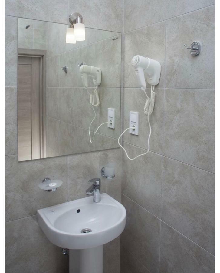 Fanfan Hotell Odessa Exteriör bild