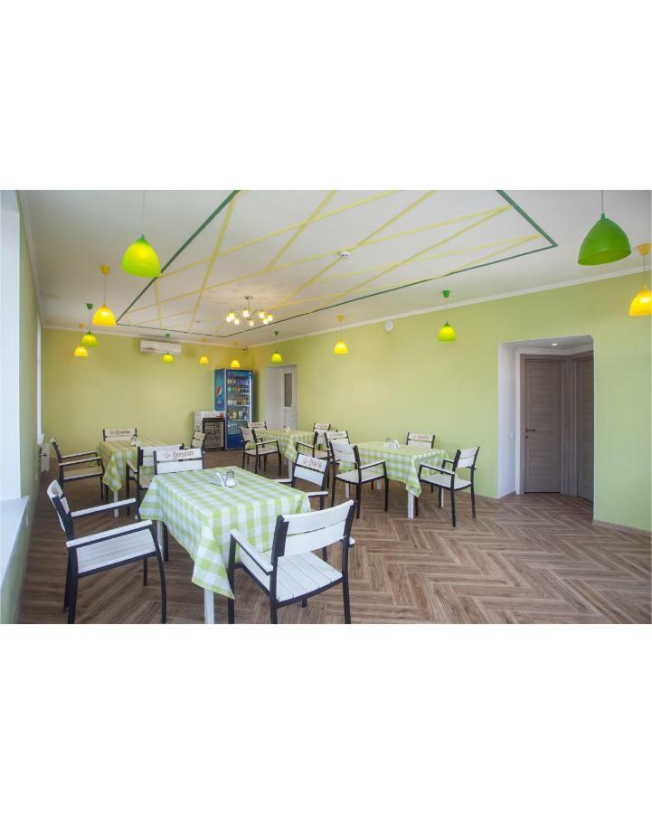 Fanfan Hotell Odessa Exteriör bild